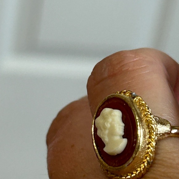 4/$100 cameo vintage 1980 Edwardian ring size 7 ❤️ - Picture 6 of 12